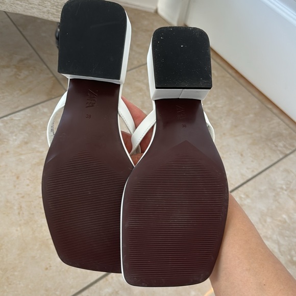 White sandals - Picture 3 of 3